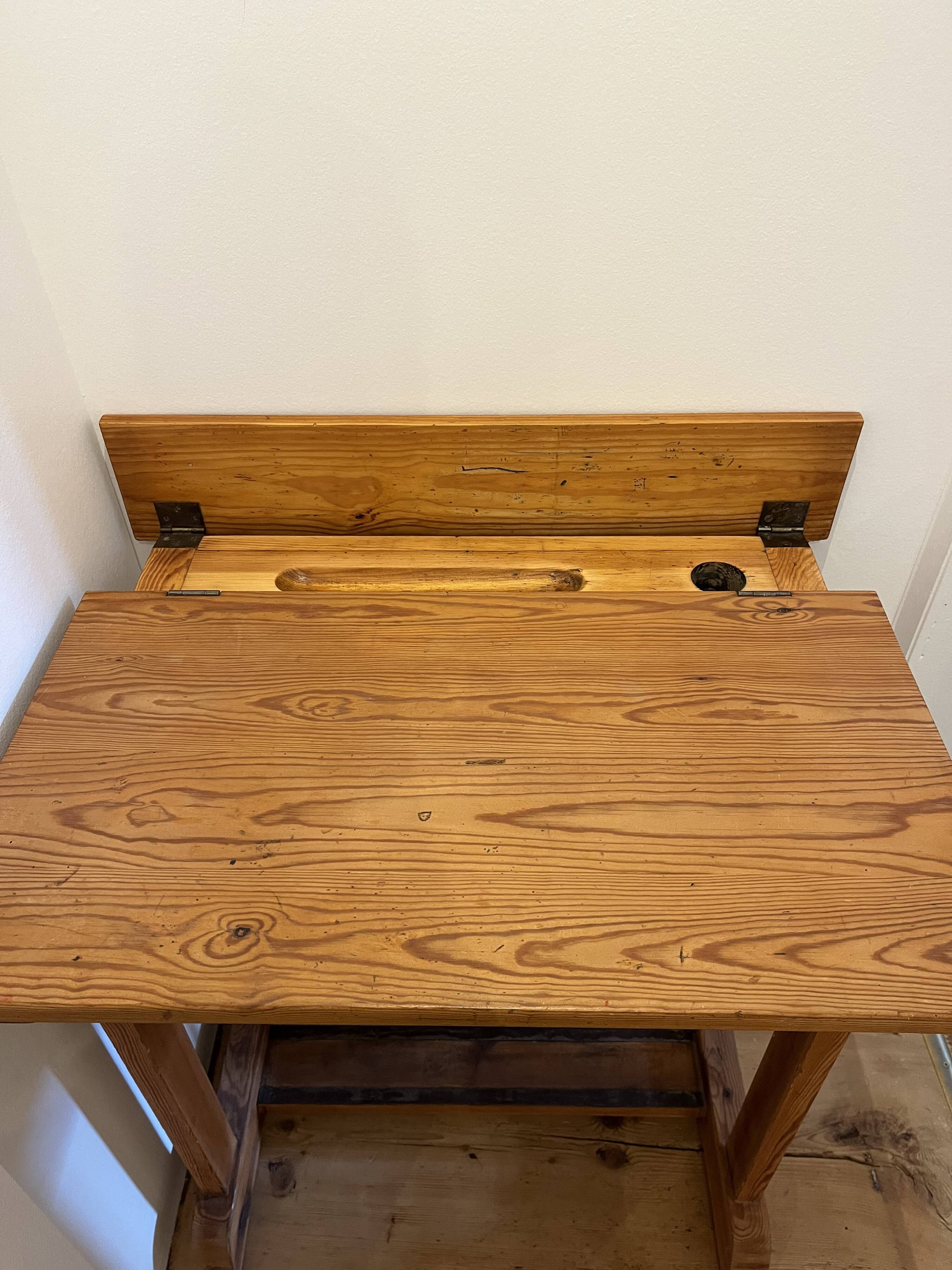 Scandinavian school office