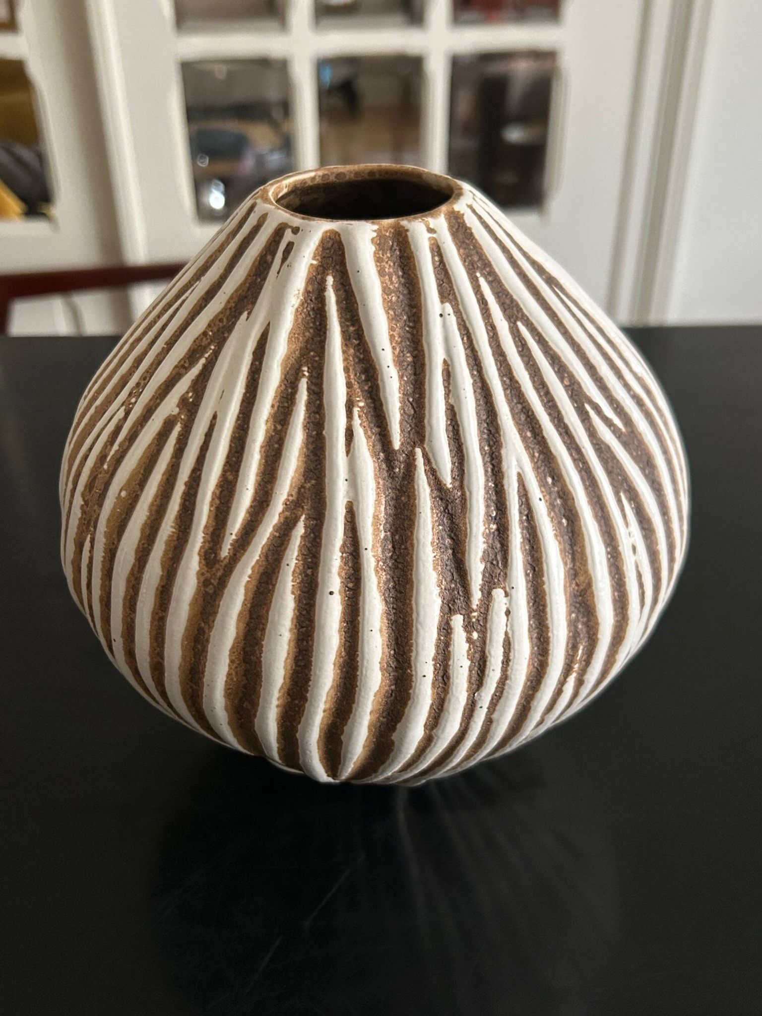 vase en céramique striée 1970