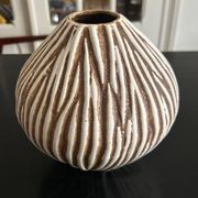 vase en céramique striée 1970