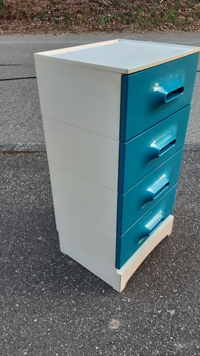 Chiffonnier distribué par Prisunic 1970