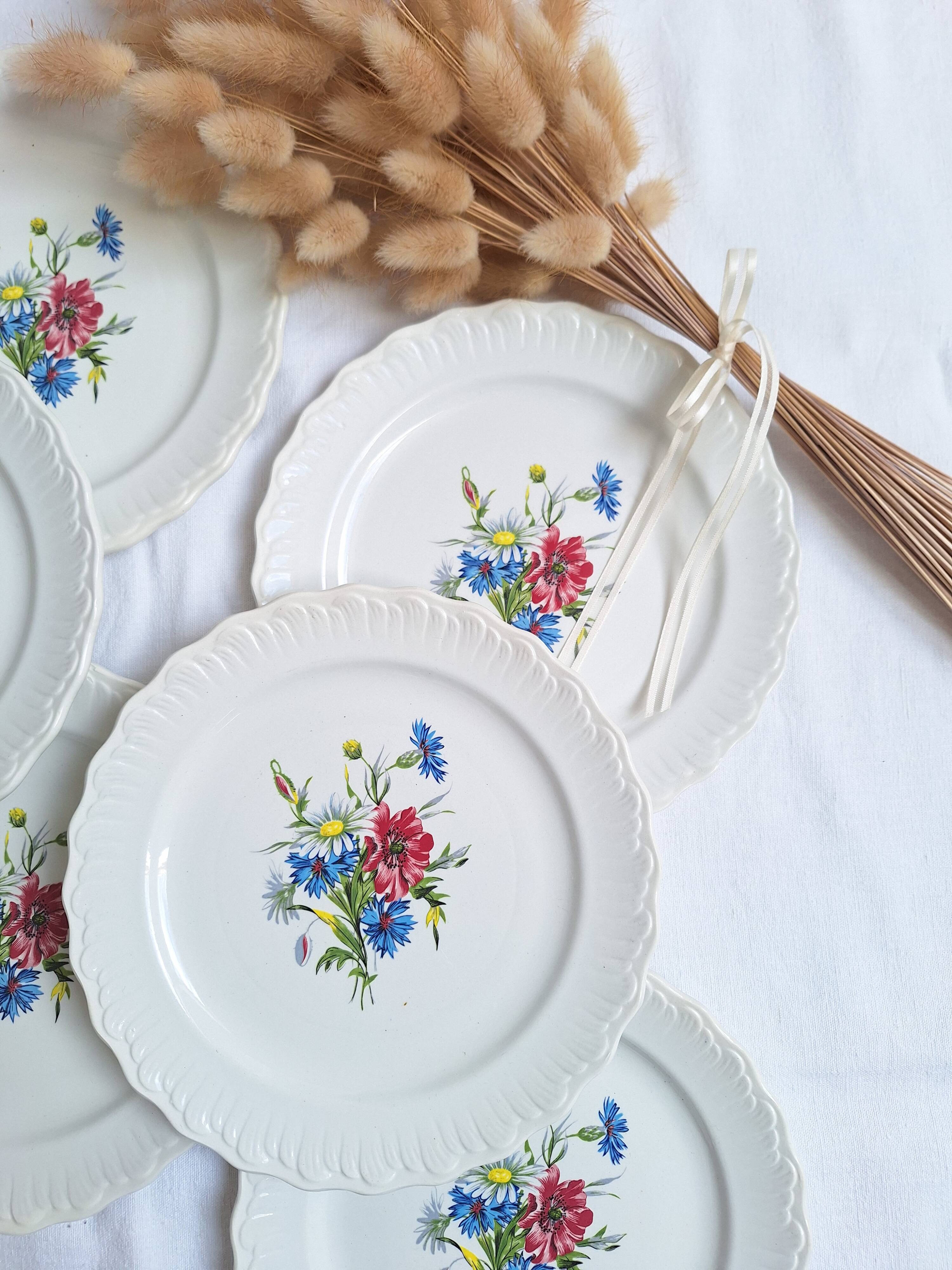 Assiettes à desserts à fleurs vintage