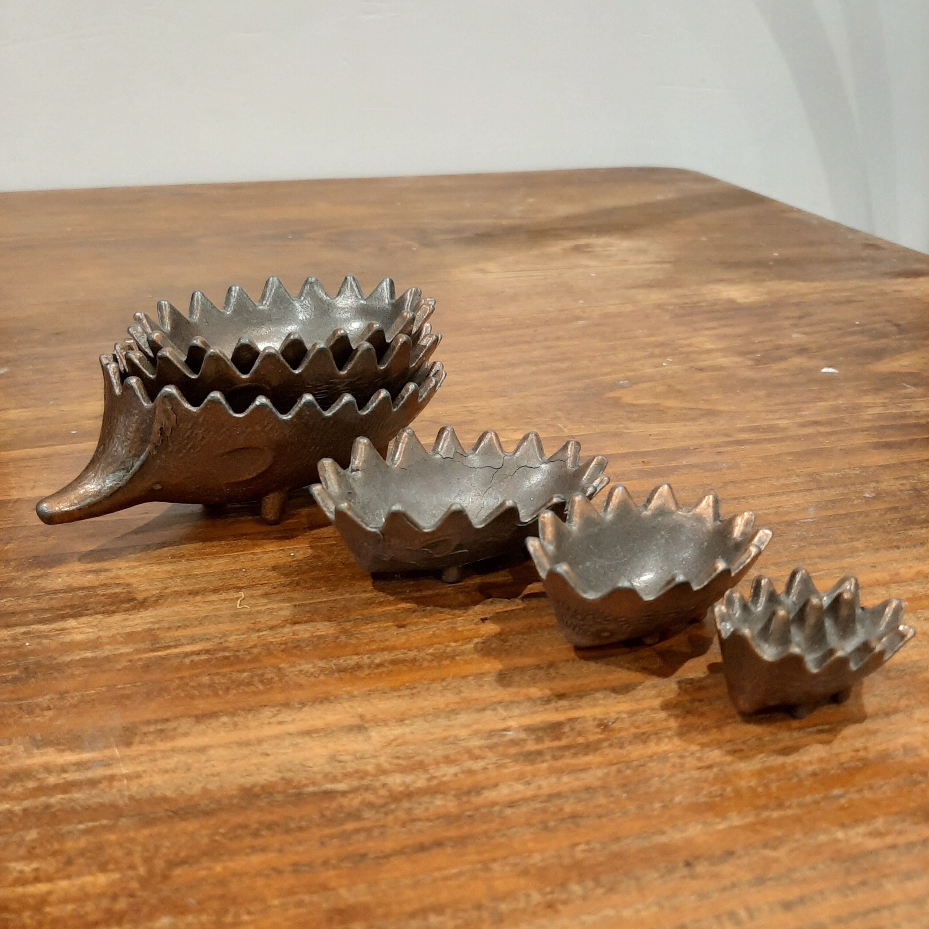 Ashtrays hedgehogs pull-out