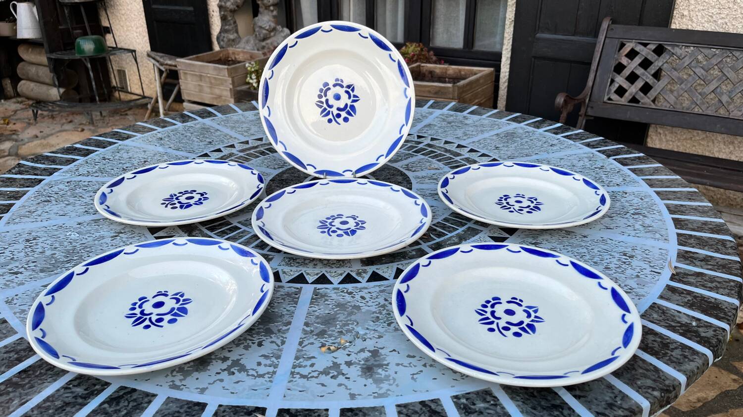Set of 6 Longwy flat plates