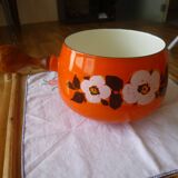 Enameled saucepan with lid 1970s