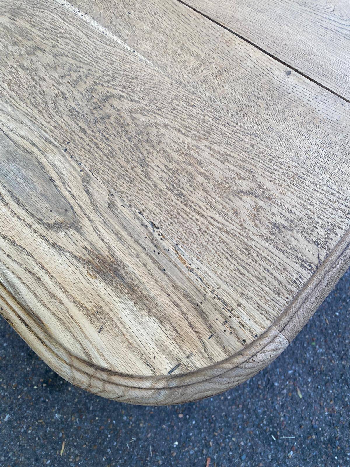 Henri II dining table stripped in solid oak from the 19th century.