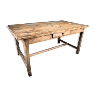Farm table