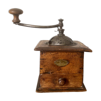 Old coffee grinder Peugeot