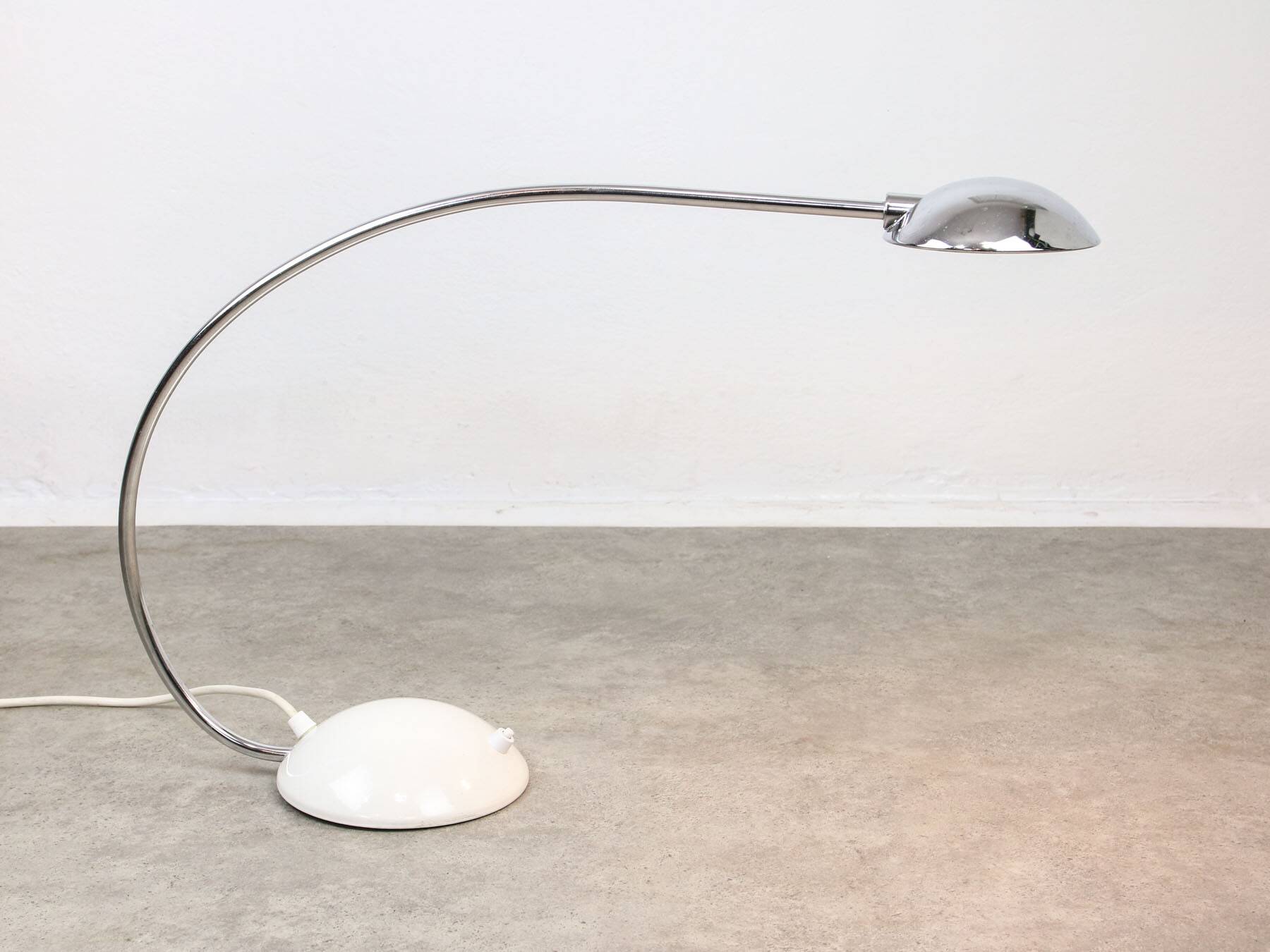 Vintage arc table lamp in white and chrome from meblo, 1980s
