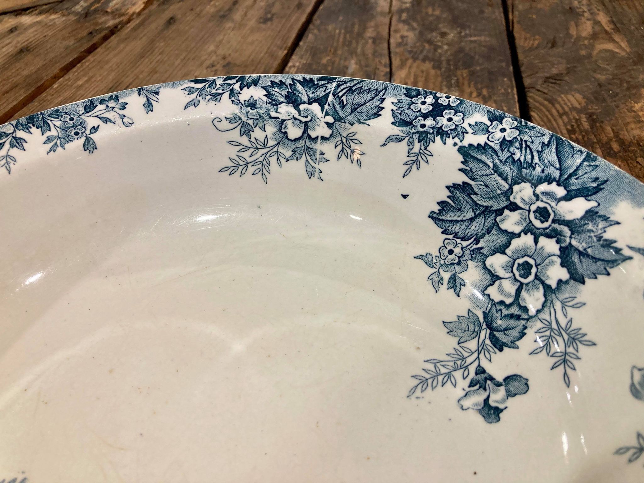 Saint-Amand Hollow Service Plate - Hamage