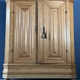 Large Frankfurt Wave Cabinet, Pine Wood, 18th Century