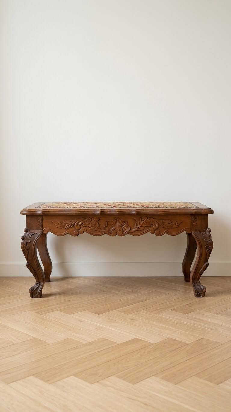 Semainier Louis XV en bois galbé