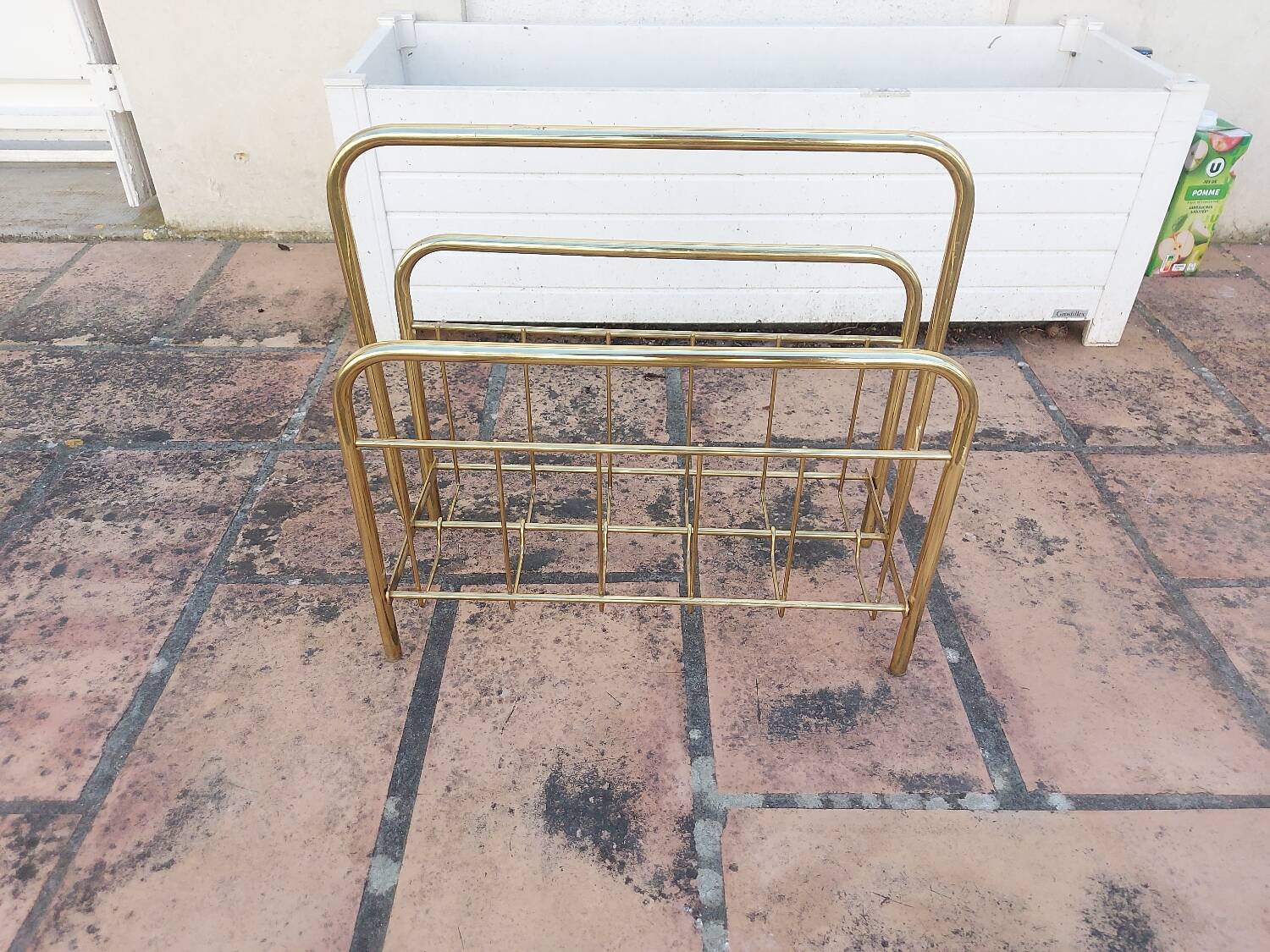 Porte revues vintage en laiton