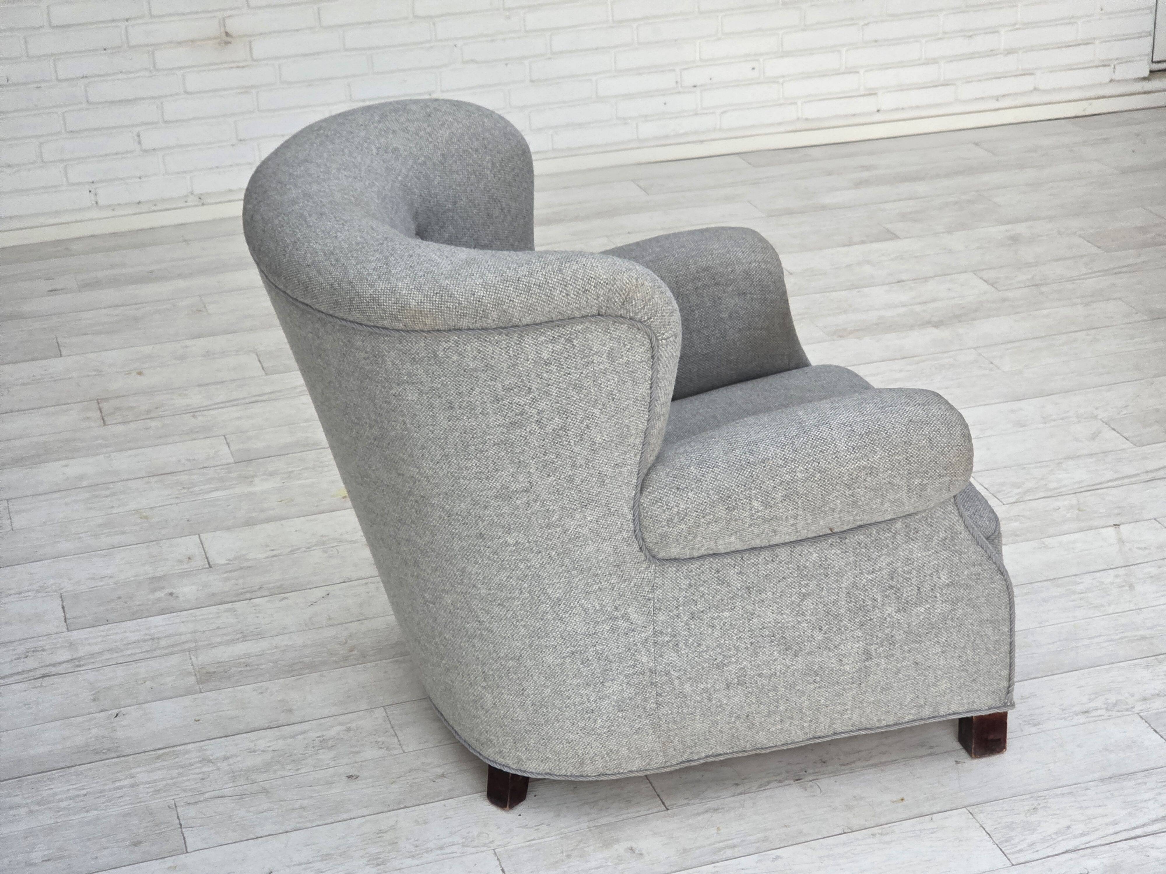 1950s, Danish relax chair by Fritz Hansen, model 1518, grey furniture wool.