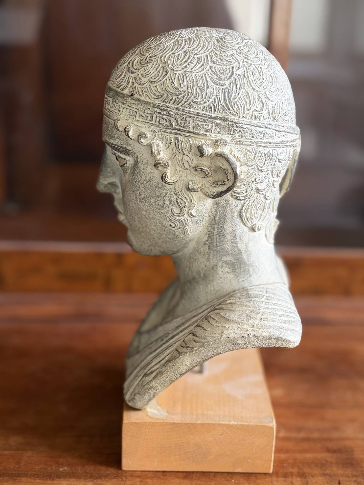 Replica statue of the Charioteer of Delphi.