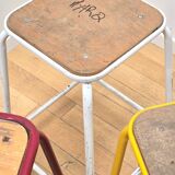 Suite de 3 tabourets industriels