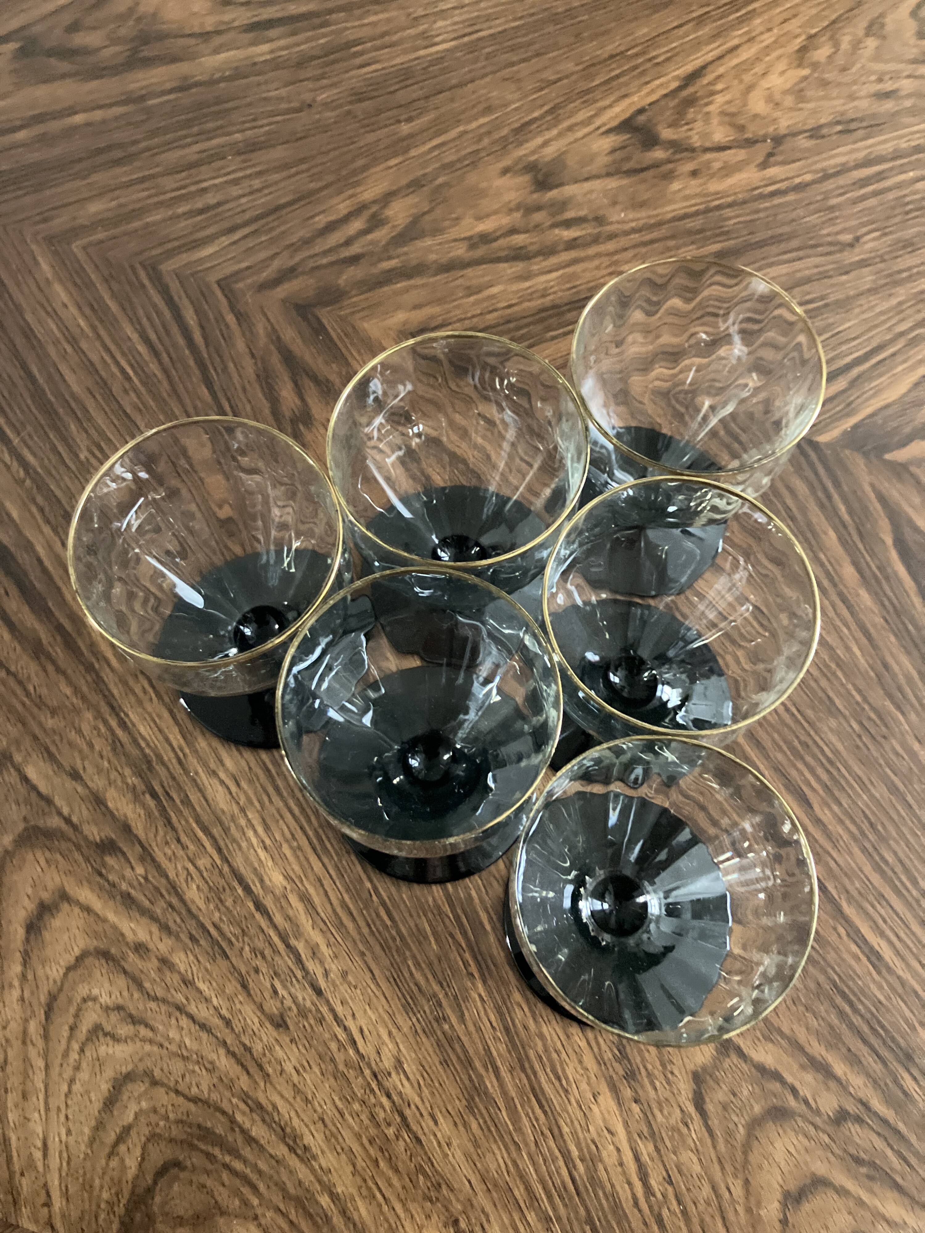 Suite de 6 verres Art Déco, années 30