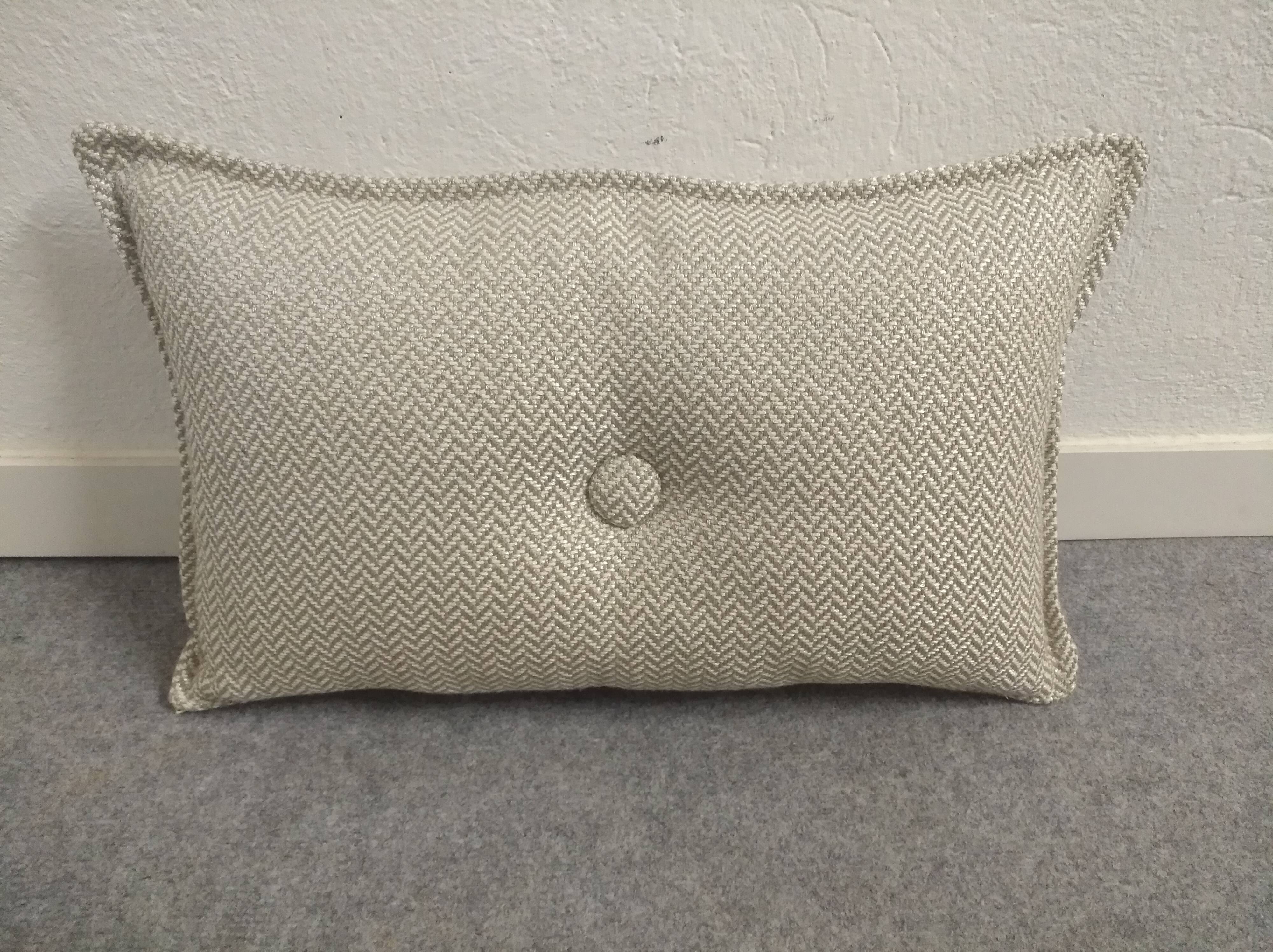 Pouf and its Sanderson cotton cushion