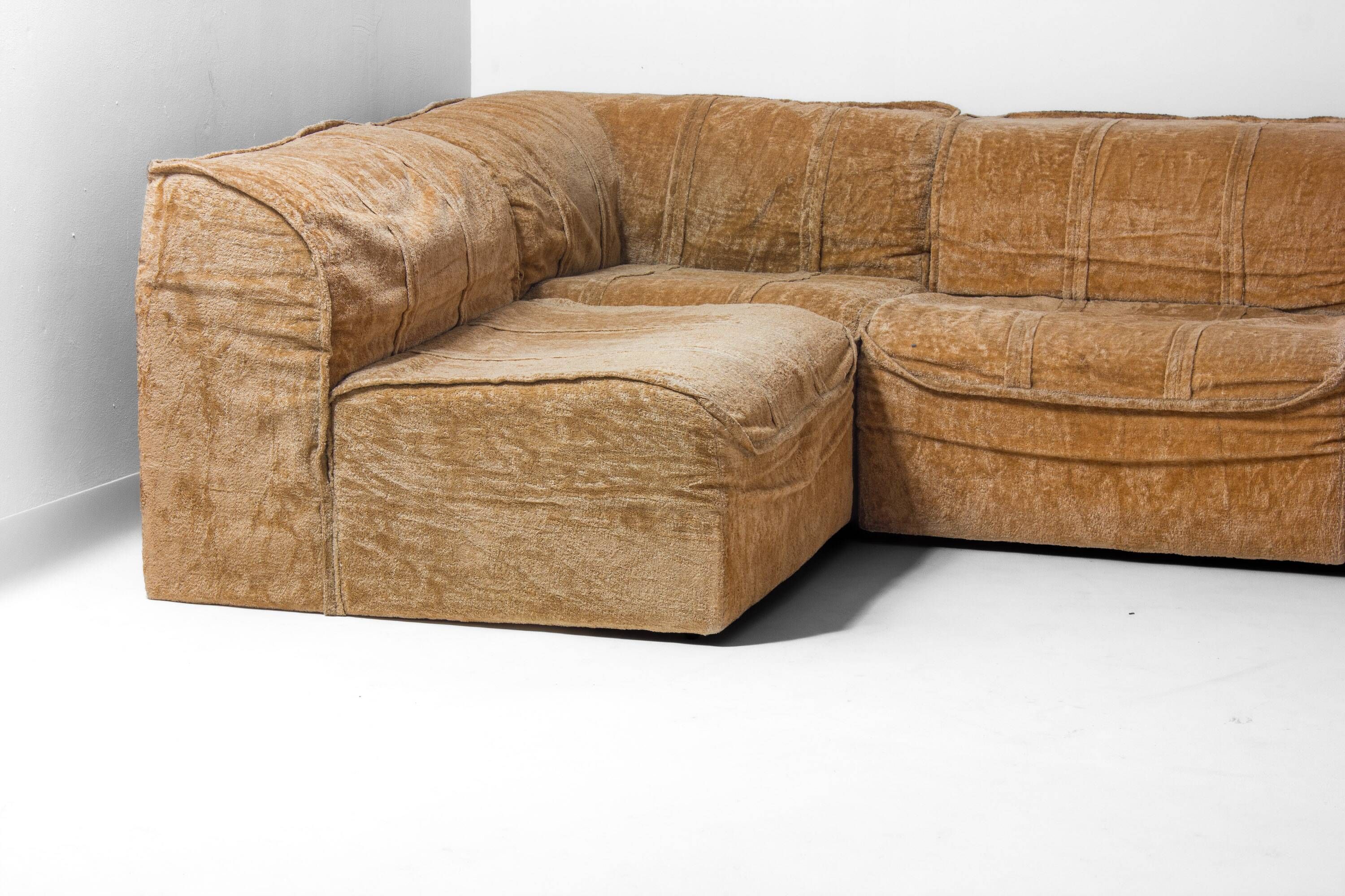 Modular 7-piece beige Italian sofa in soft velvet, 1970s