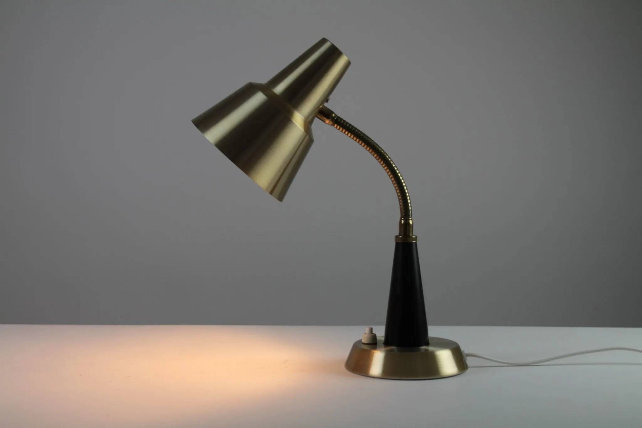 Table / Desk Lamp Model 600/5 by Gemi — Swedish Modernism in Black & Brass, 1960s