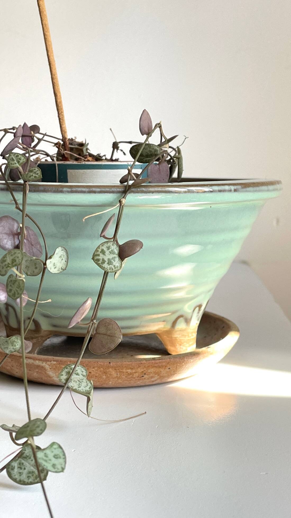Pot tripode et soucoupe céramique vintage