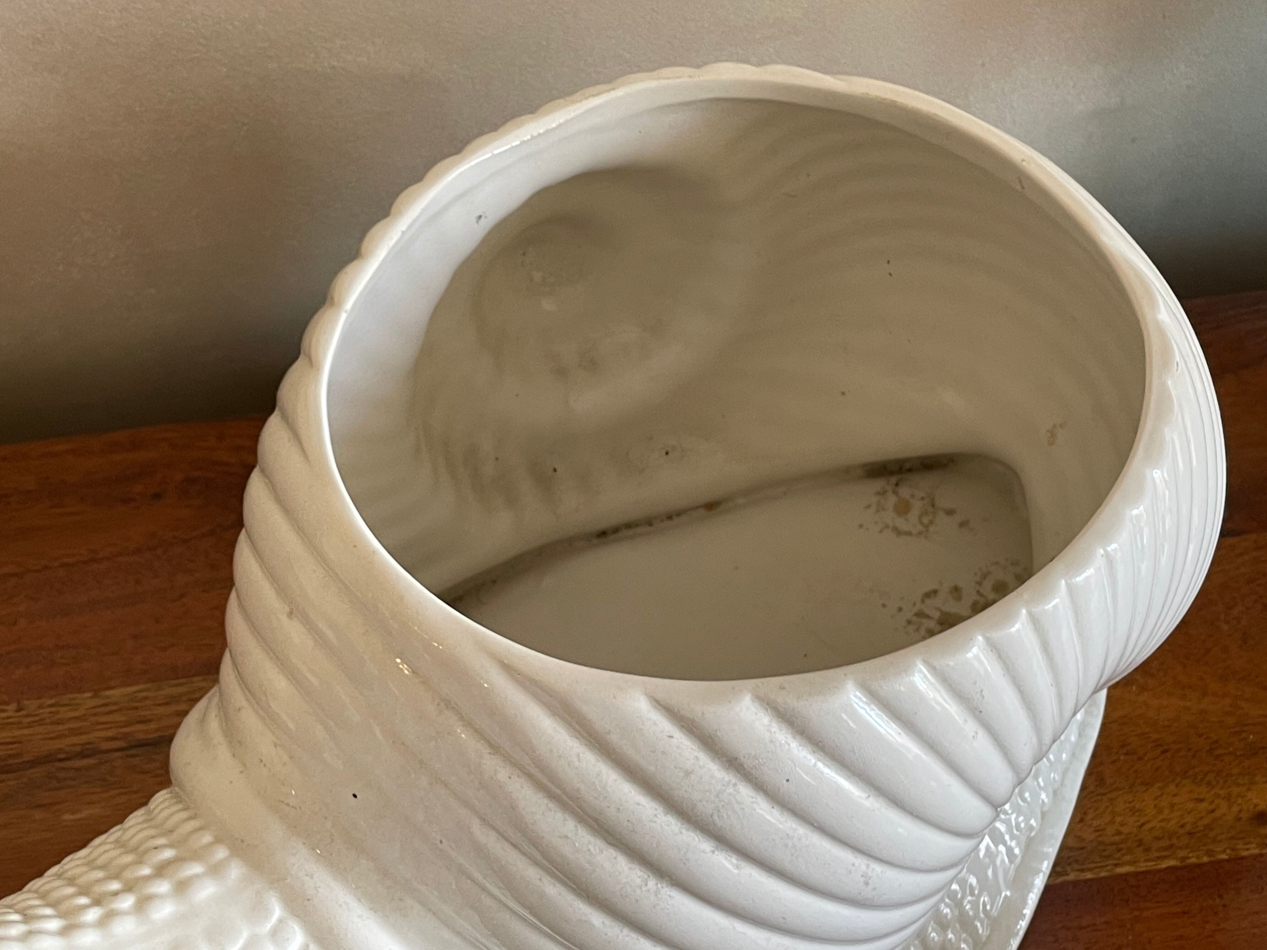 Ceramic snail pot cover