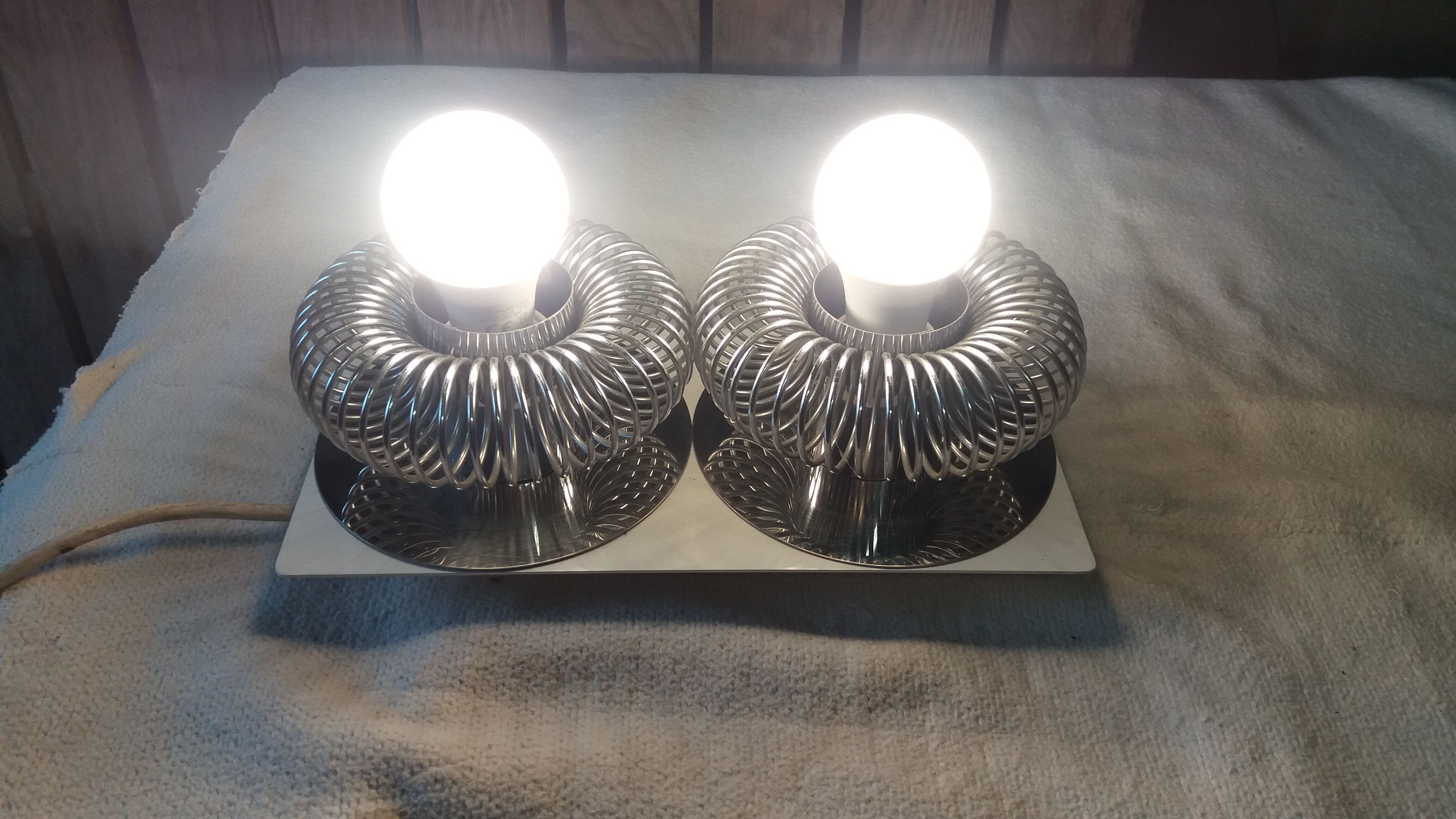 Iron wall lamp 2 bulbs