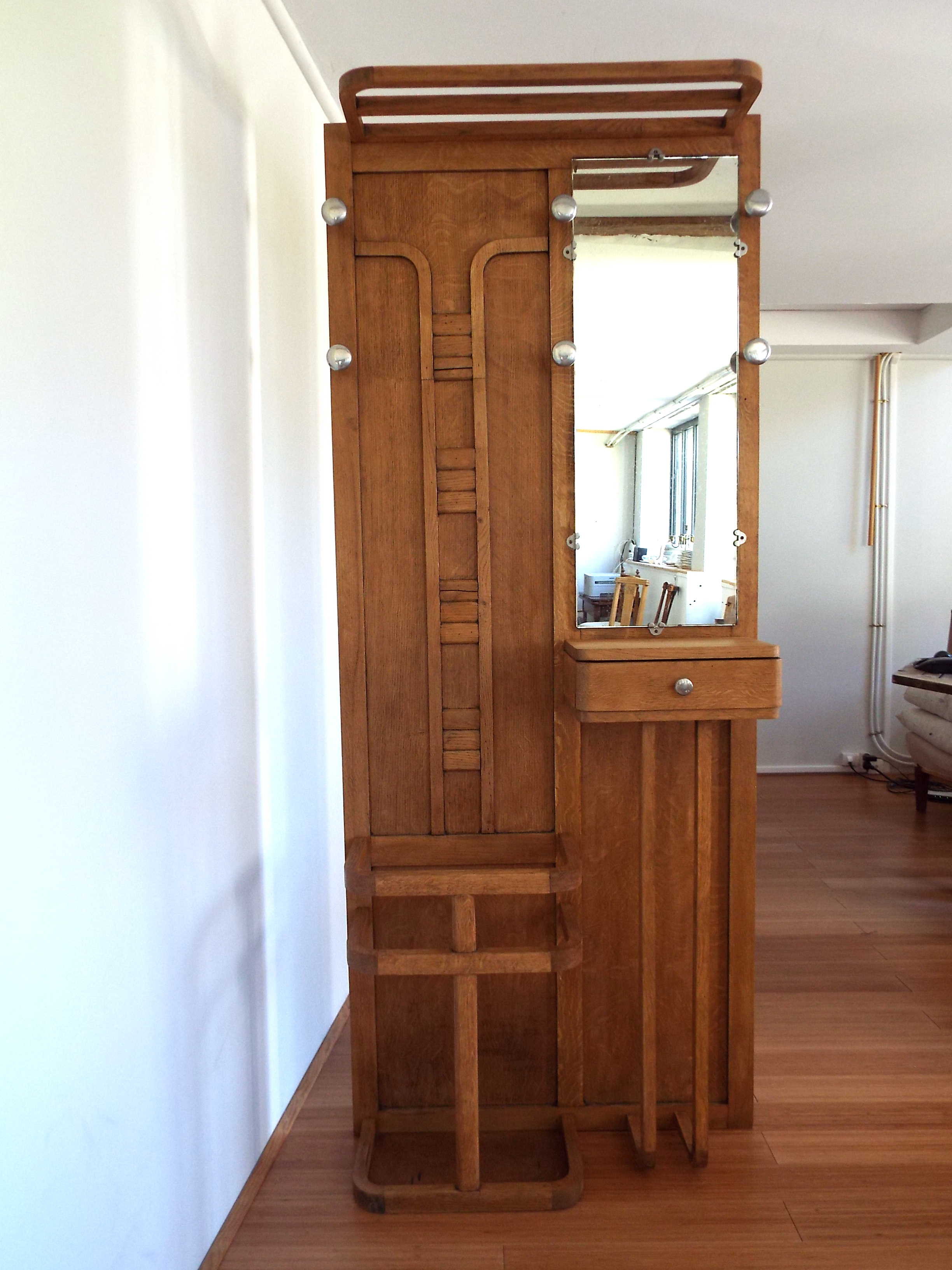 Entrance cloakroom coat rack