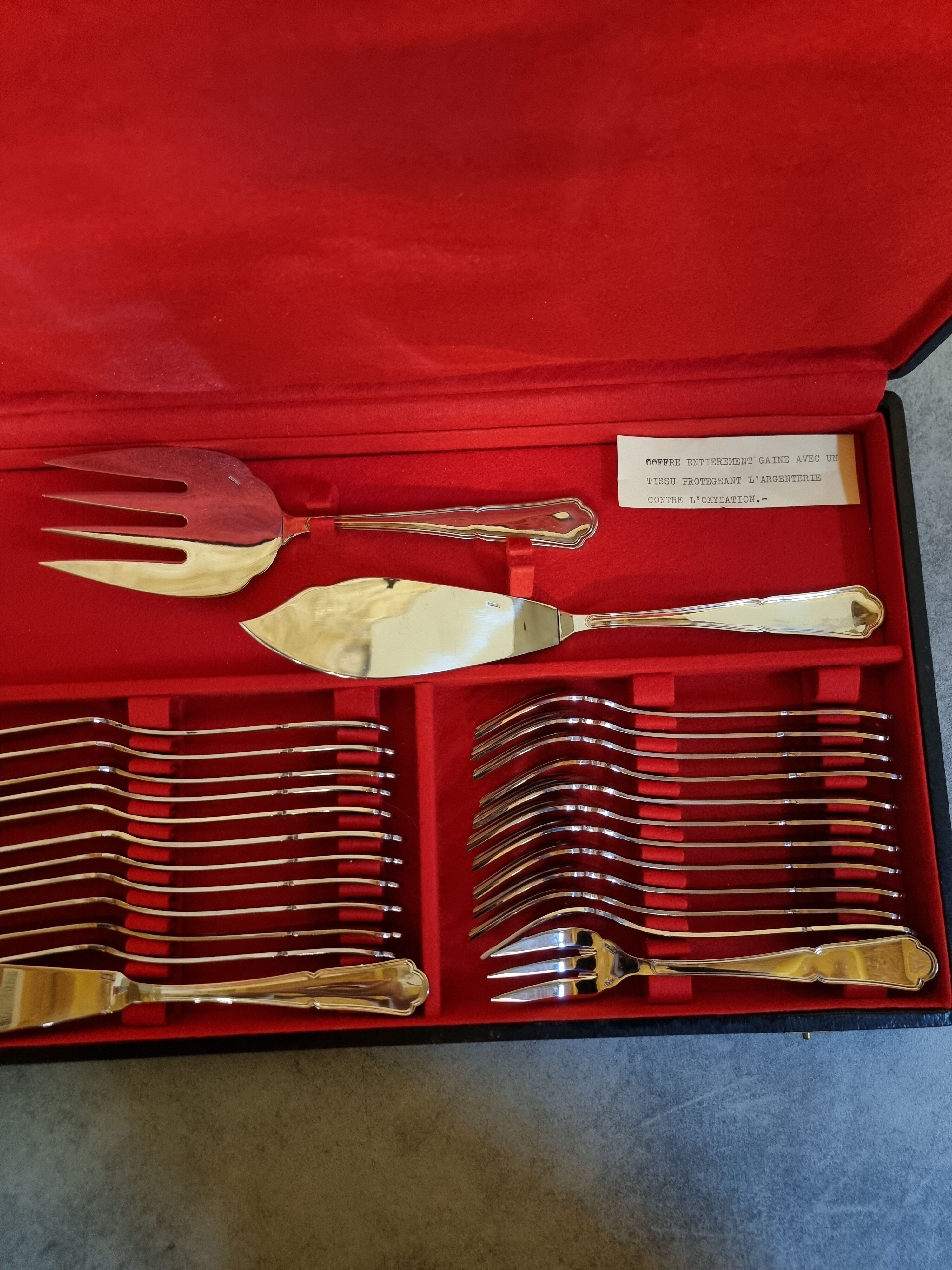 Fish cutlery service