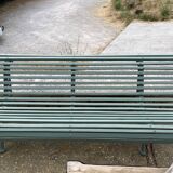 Bench made of metal and wood