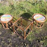 2 anciens tabourets & table basse en rotin
