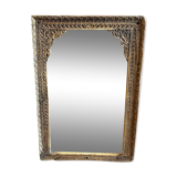 Miroir dans un ancien encadrement en bois de teck XVIIIème, usure et patine, Inde Rajasthan