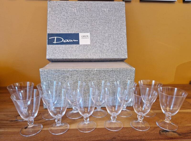Set of 12 Daum crystal wine glasses, Orval model - 11cm - gift box