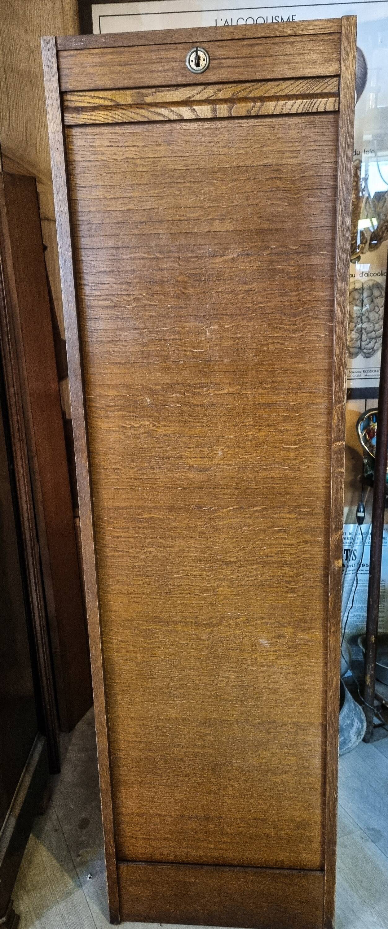 Curtain filing cabinet