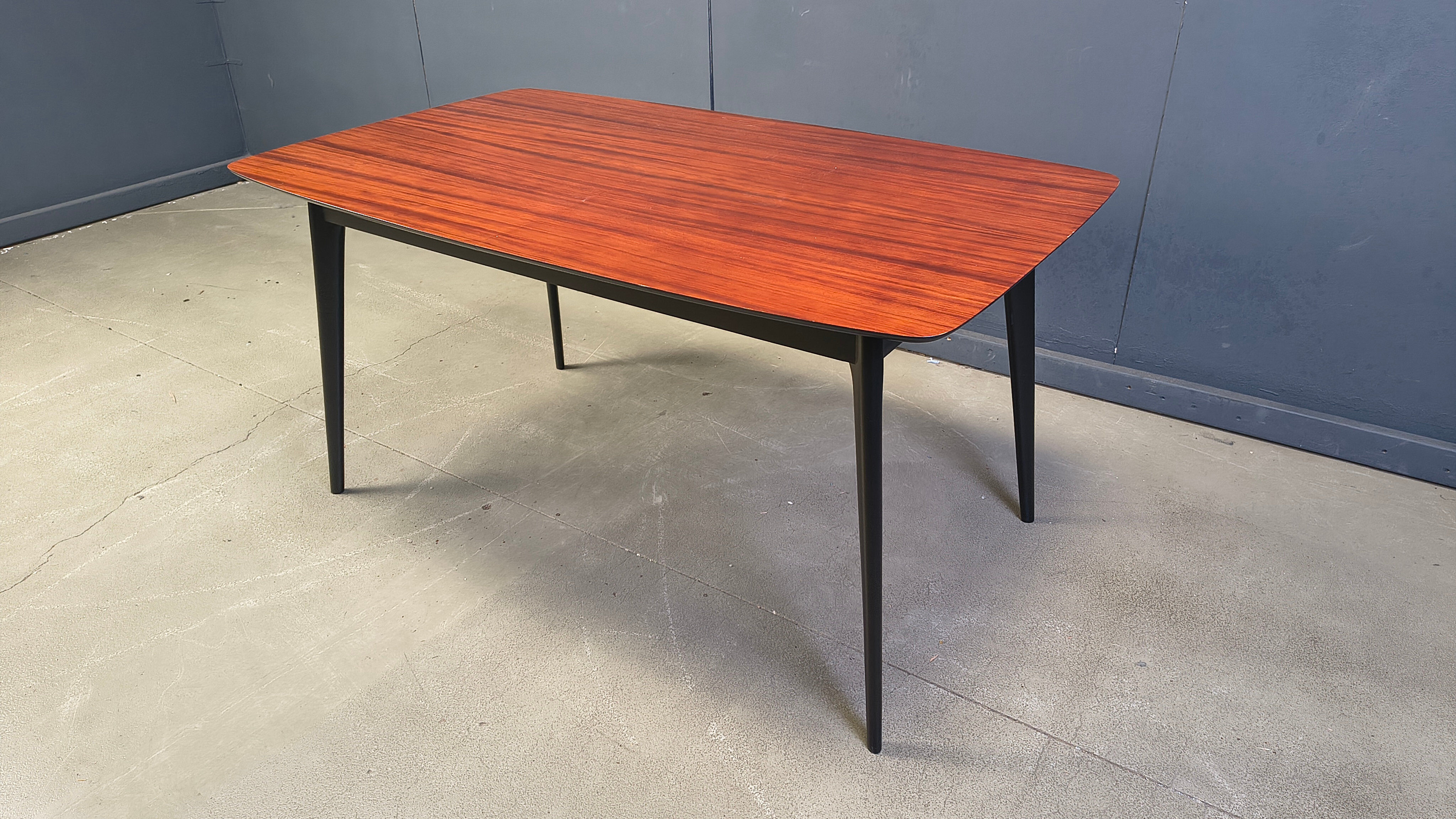 Table à manger extensible par Alfred Hendrickx pour Belform, années 1950.