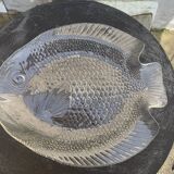 Large fish-shaped dish in transparent glass, made in France, vintage 1970