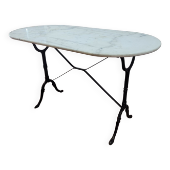 Table de bistrot dessus marbre