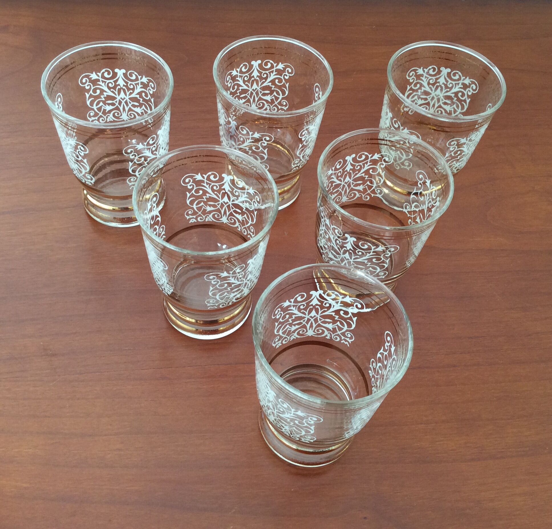 Set of 6 glasses decorations in relief arabesques white edges gilded - vintage