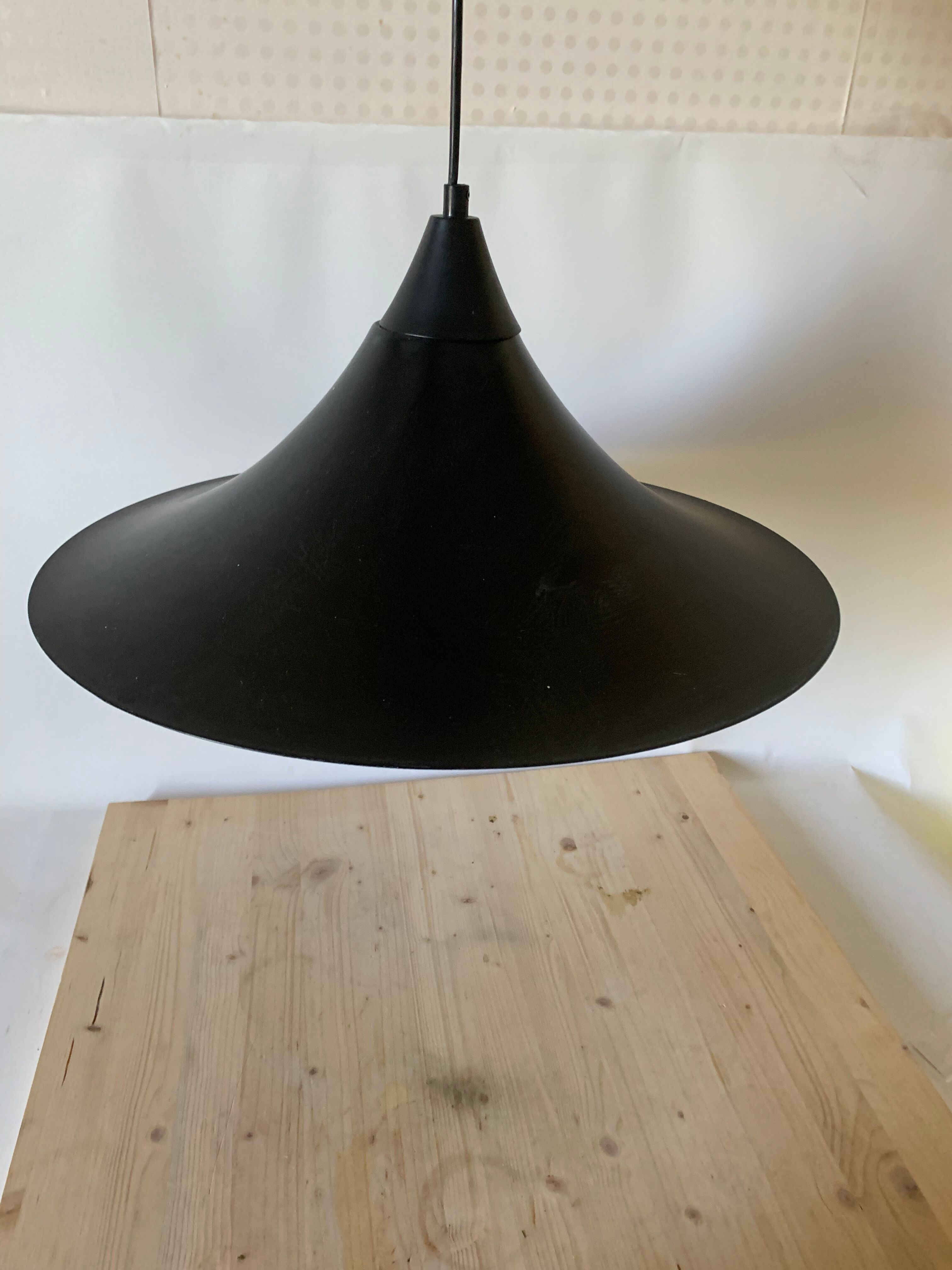 Black pendant lamp