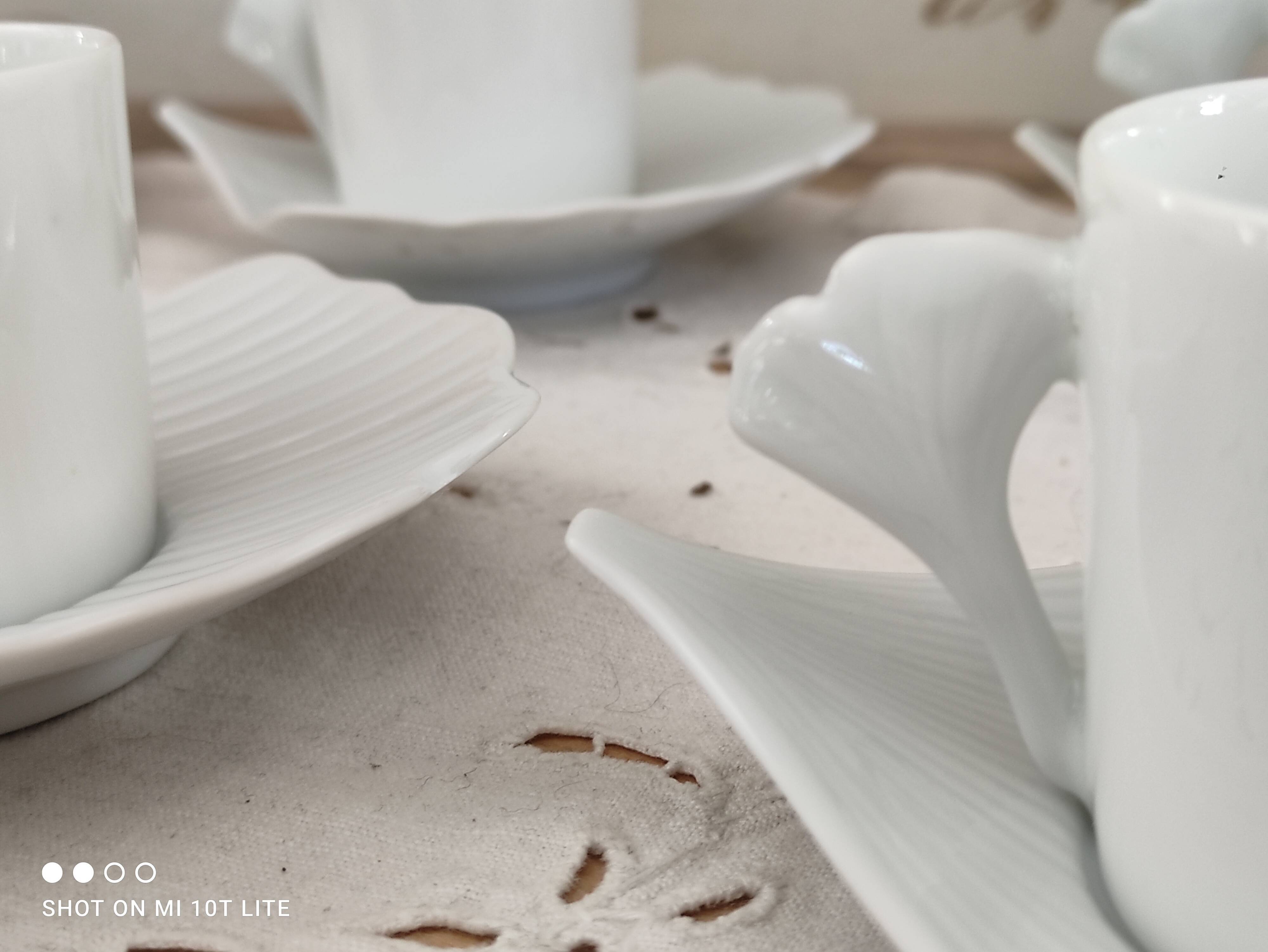 Set of 8 espresso coffee cups and white Limoges porcelain sub-cups scallops