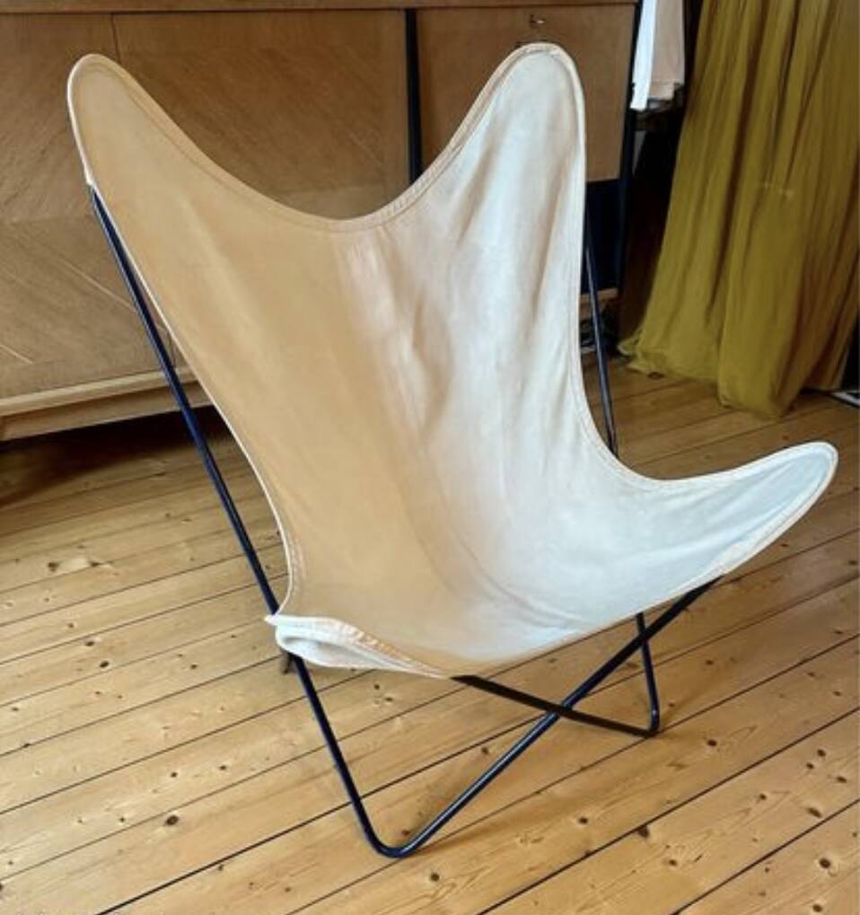 AA Buterfly armchair