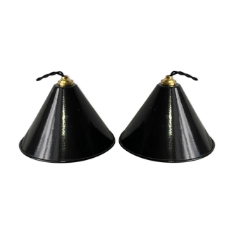 Pair of hanging lamps