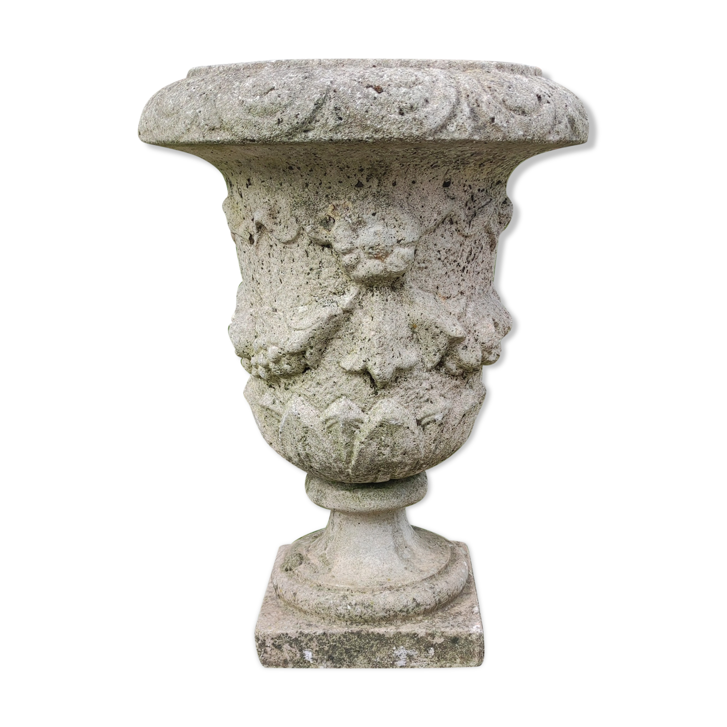 Ancient Medici in reconstituted stone/floral decoration