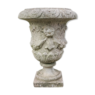 Ancient Medici in reconstituted stone/floral decoration