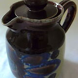 Teapot in sandstone of Elfriede Tataki-Kopp