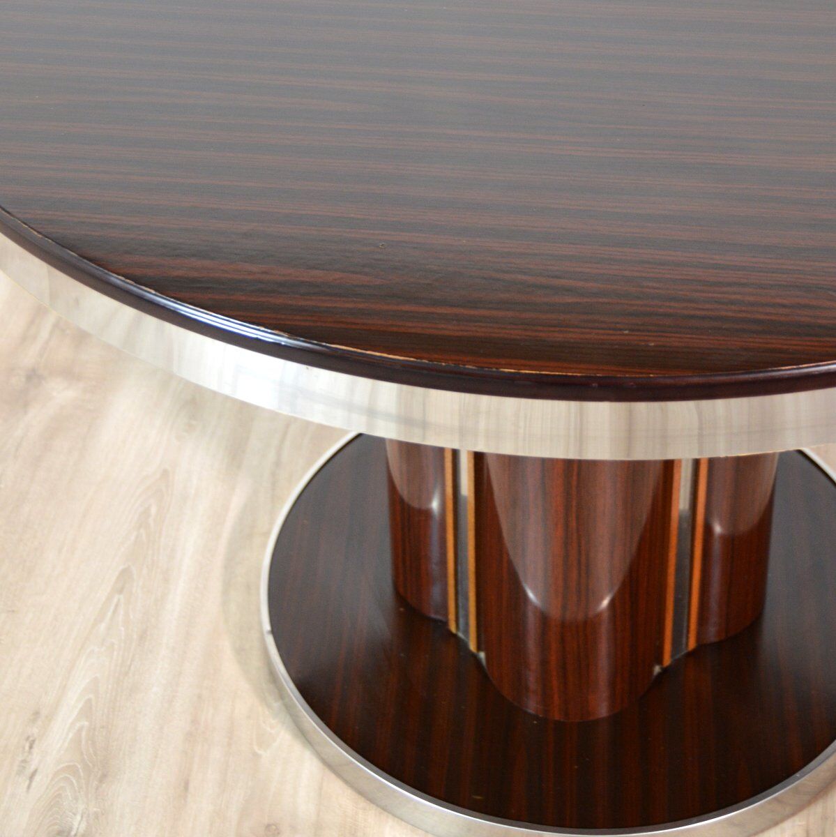 Round dining table with 1970s Italian design extension