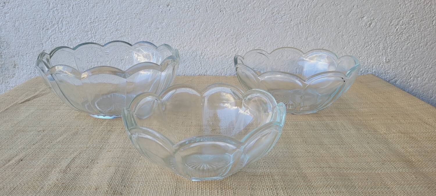 Set of 3 50's salad bowls