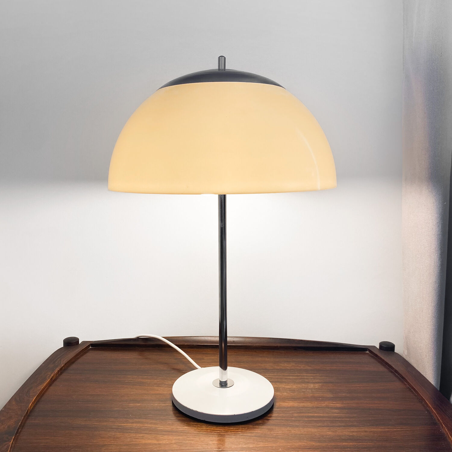 Unilux mushroom lamp
