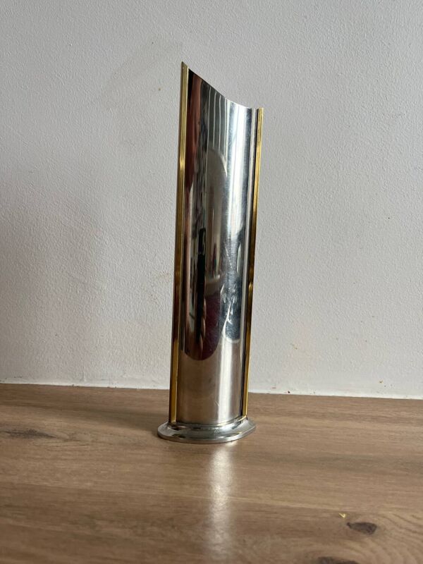 Vase soliflore en étain chromé et laiton représentant une pale de turb