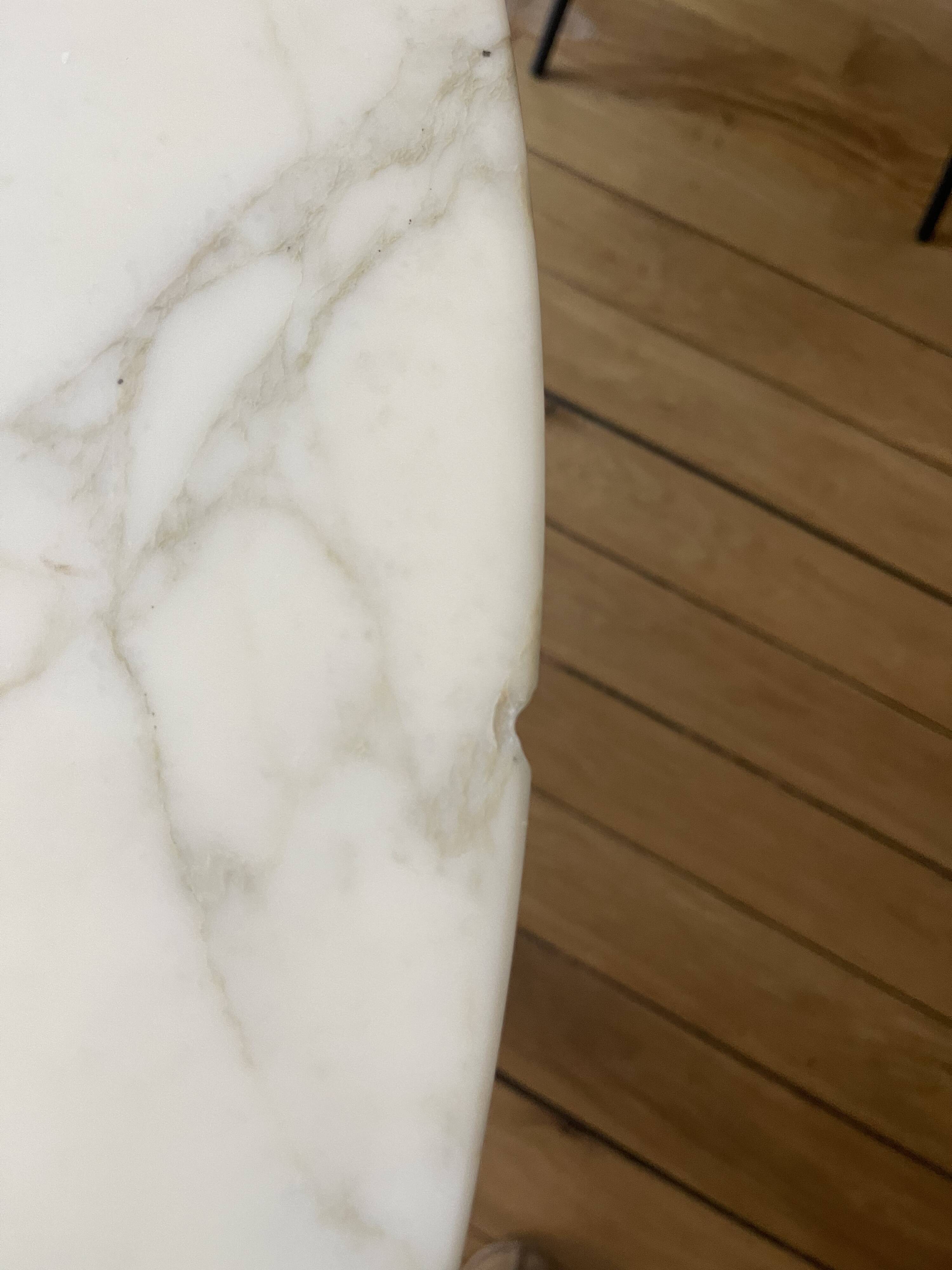 Saarinen marble table 120 cm - 50th anniversary