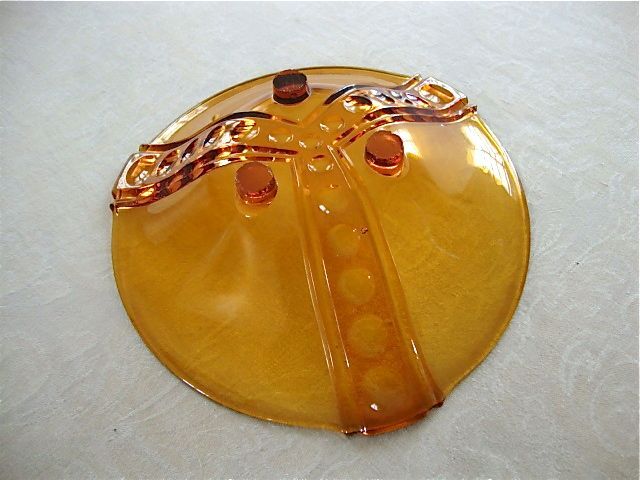 Large serving dish or amber-coloured compotier